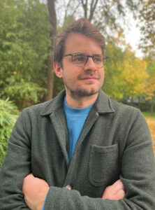 Antoine Bas produit, réalise et monte chez Passerelles Films